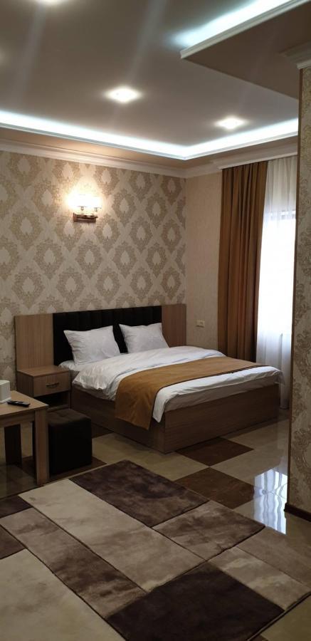 Khrchit Hotel Martuni ภายนอก รูปภาพ